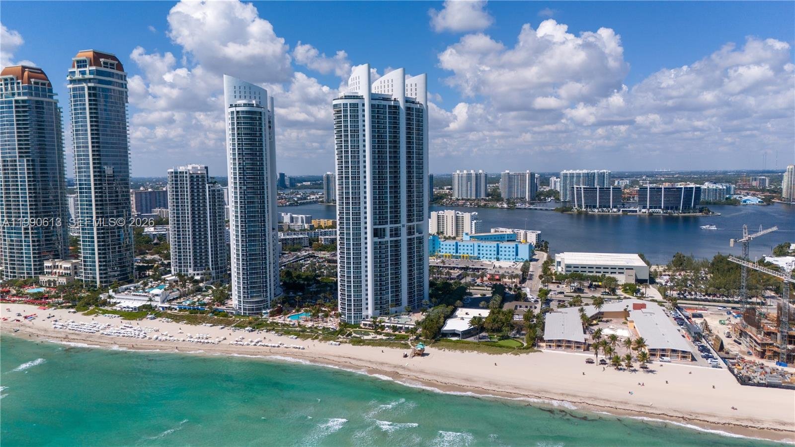 18201 COLLINS AVE #1209