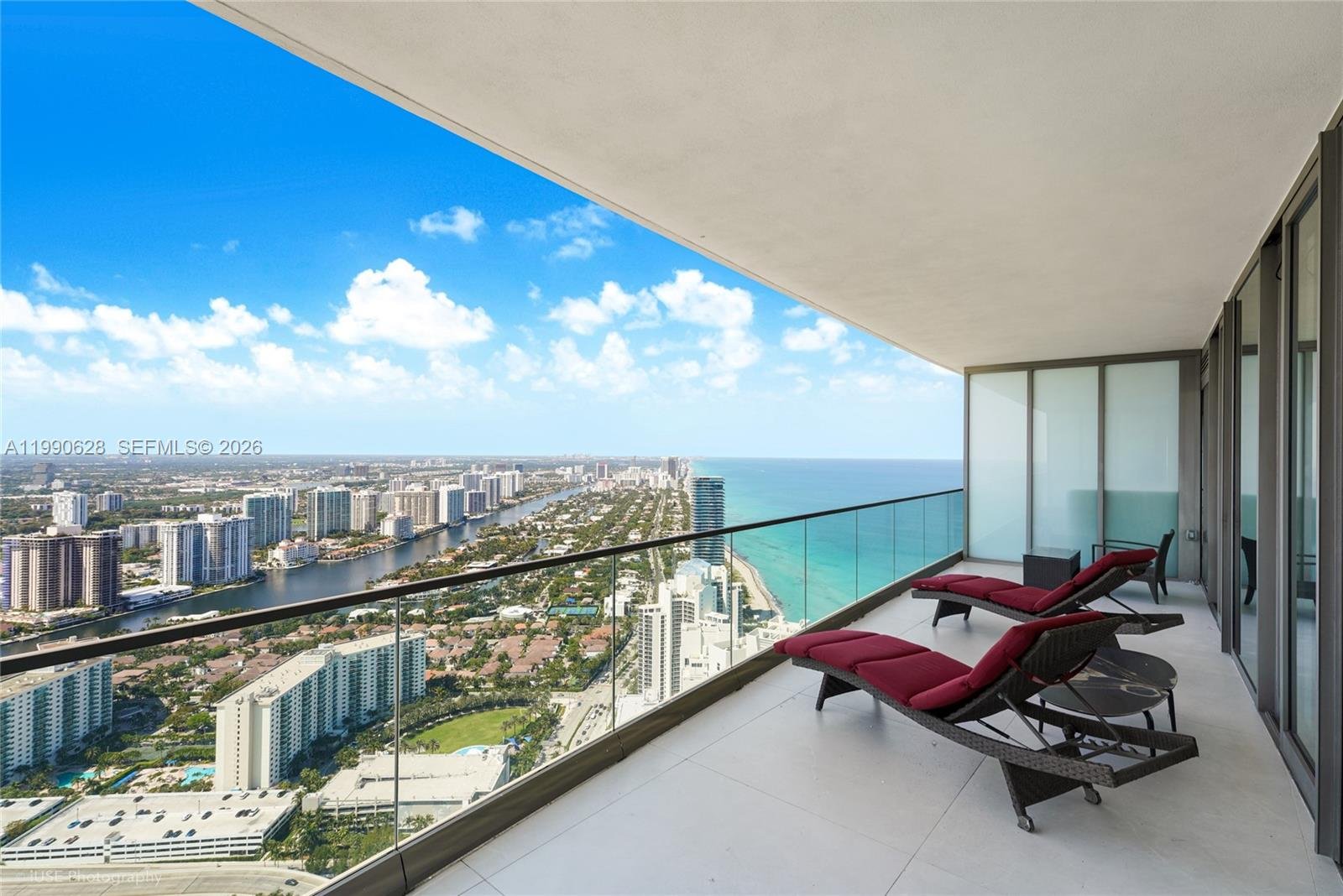 18975 COLLINS AVE #5103