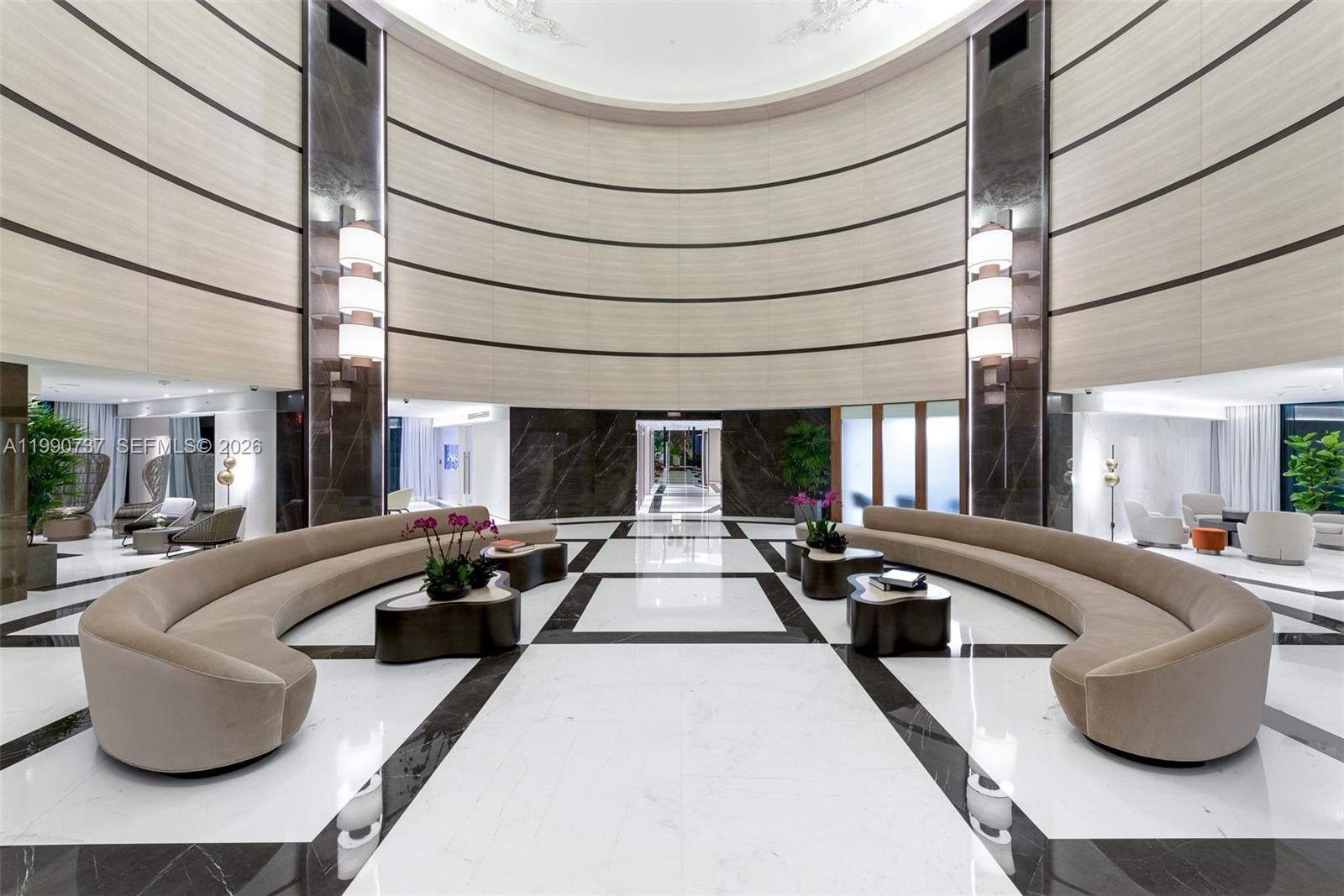 300 POINTE DR #3405
