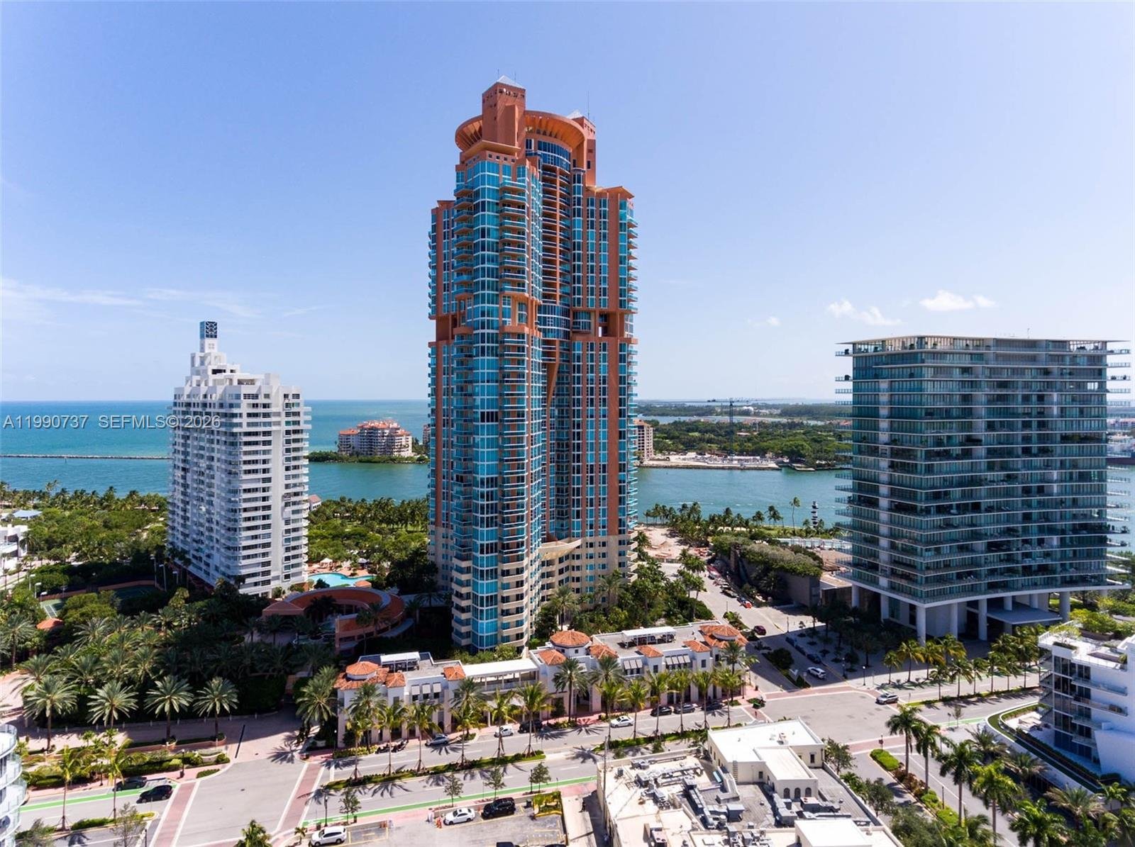 300 POINTE DR #3405