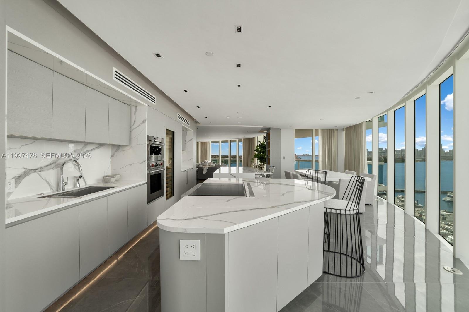 1000 POINTE DR #901