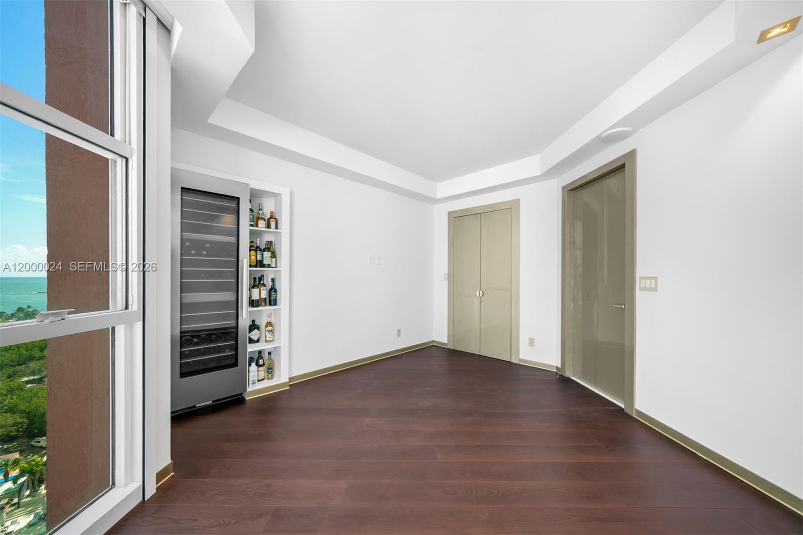 300 POINTE DR #1501