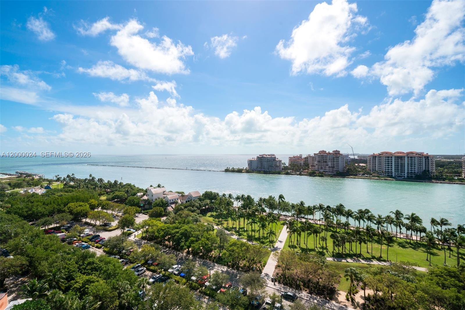 300 POINTE DR #1501
