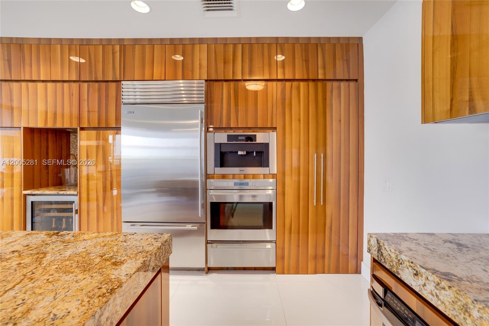 9701 COLLINS AVE #805S