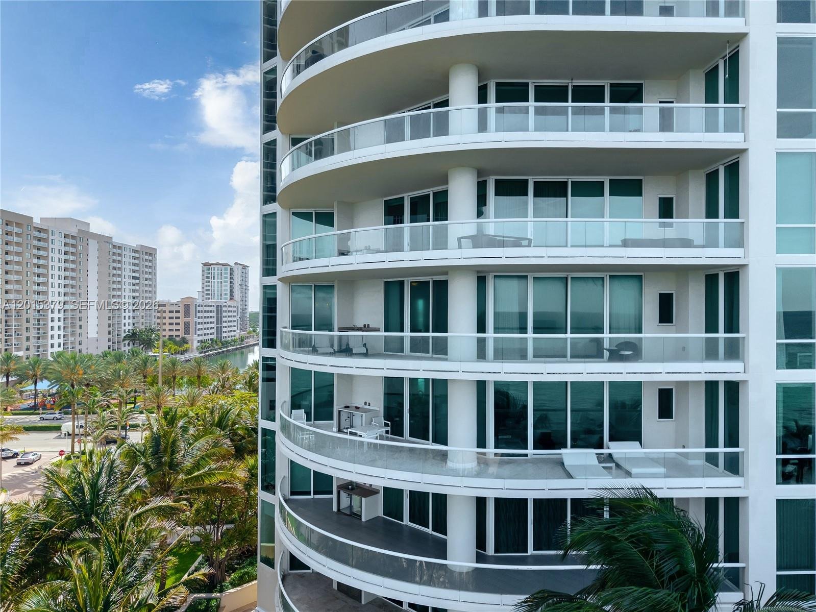 16047 COLLINS AVE #704