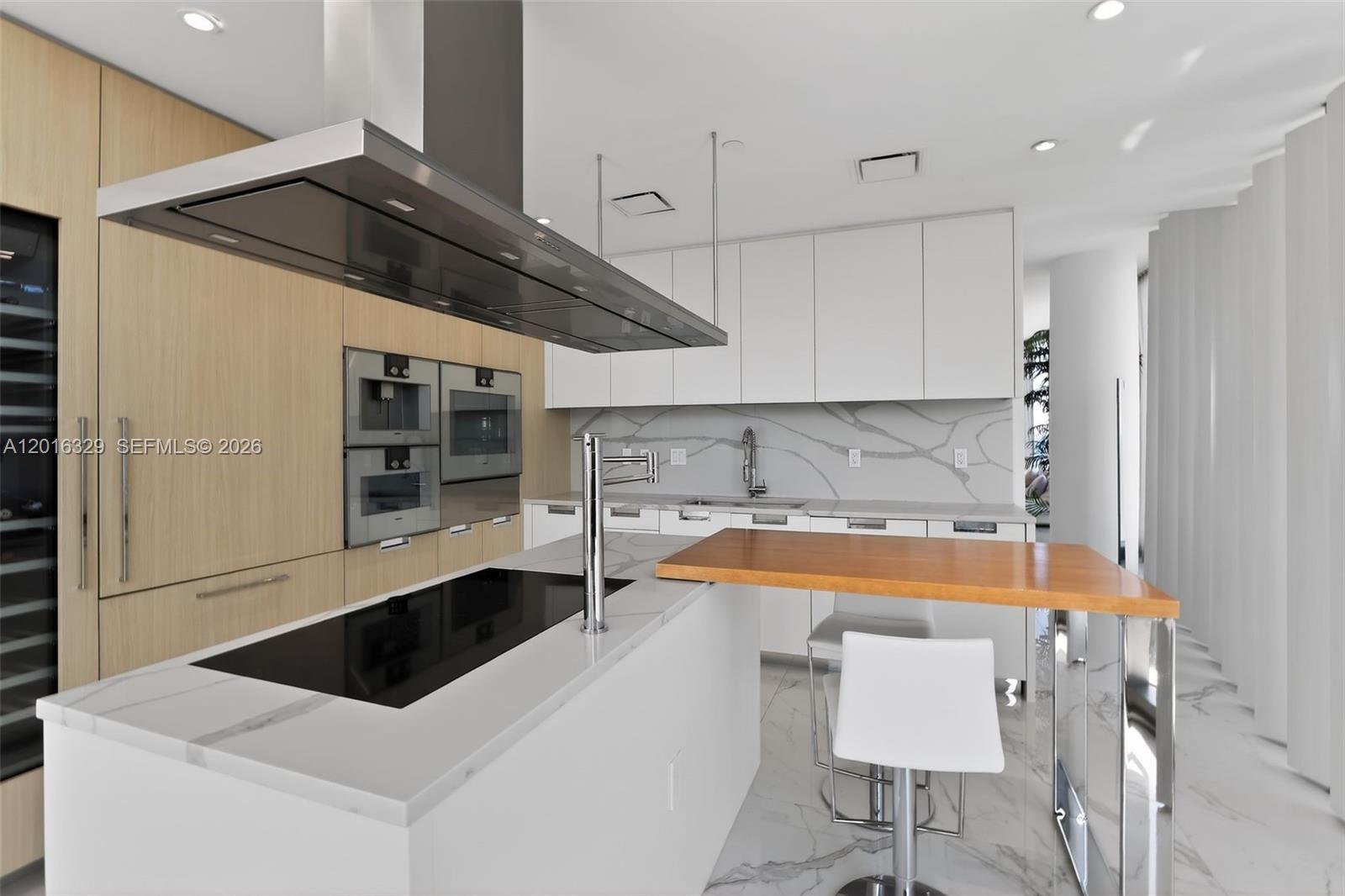 15701 COLLINS AVE #805