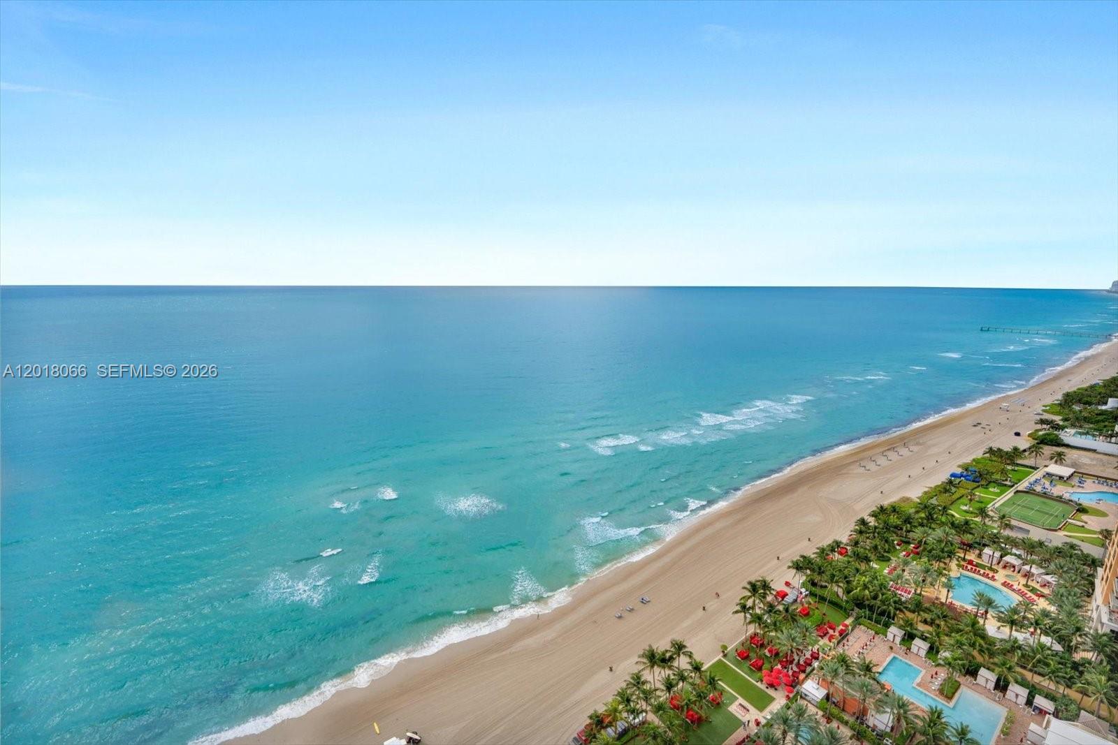 17901 COLLINS AVE #2704