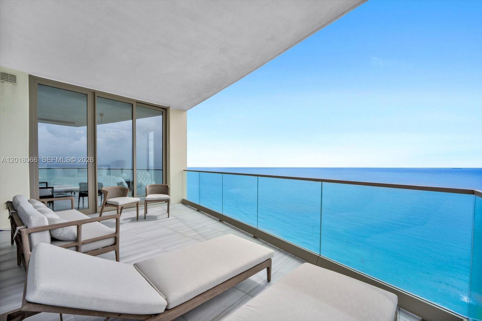 17901 COLLINS AVE #2704
