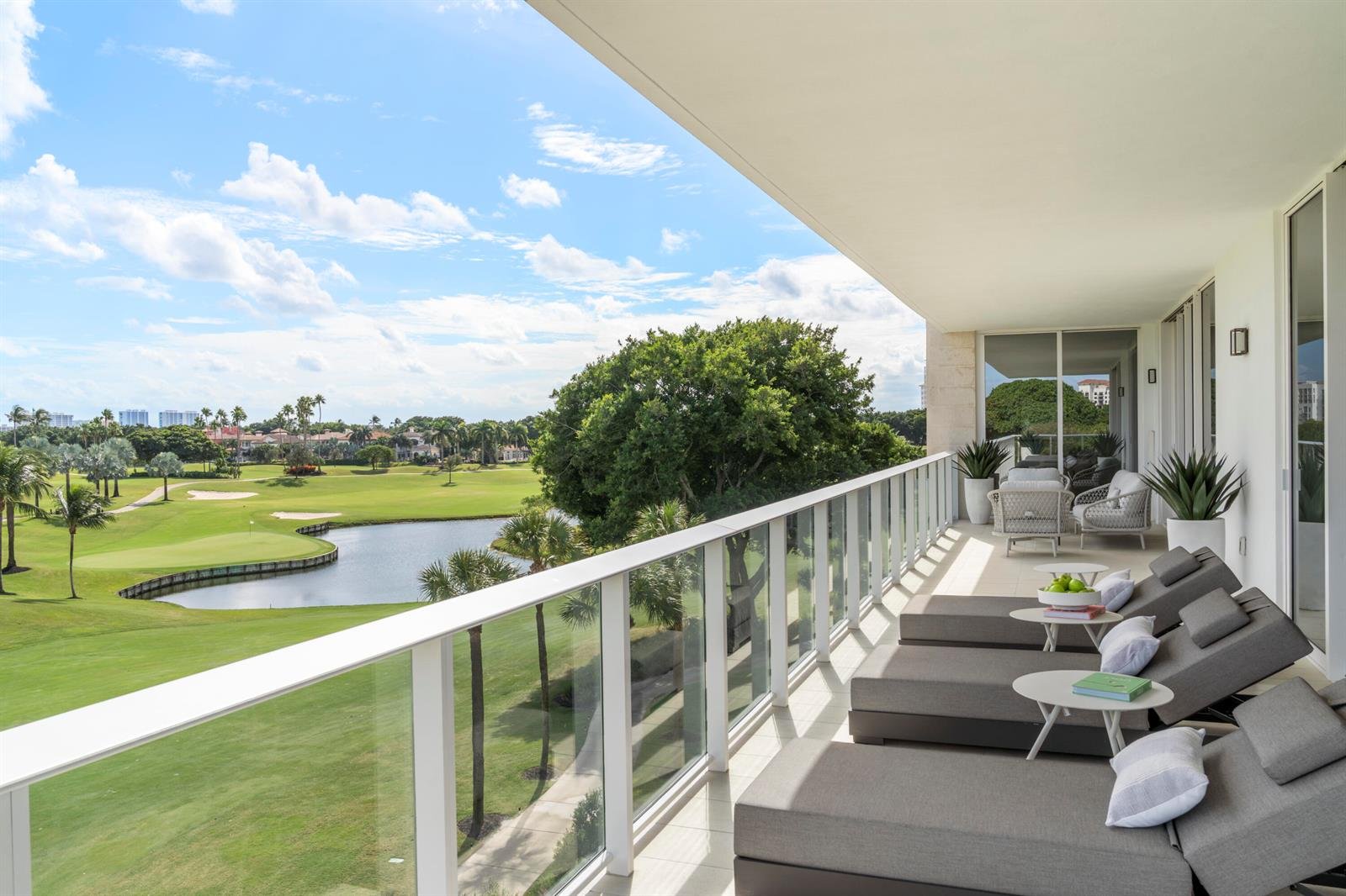 220 MIZNER #323