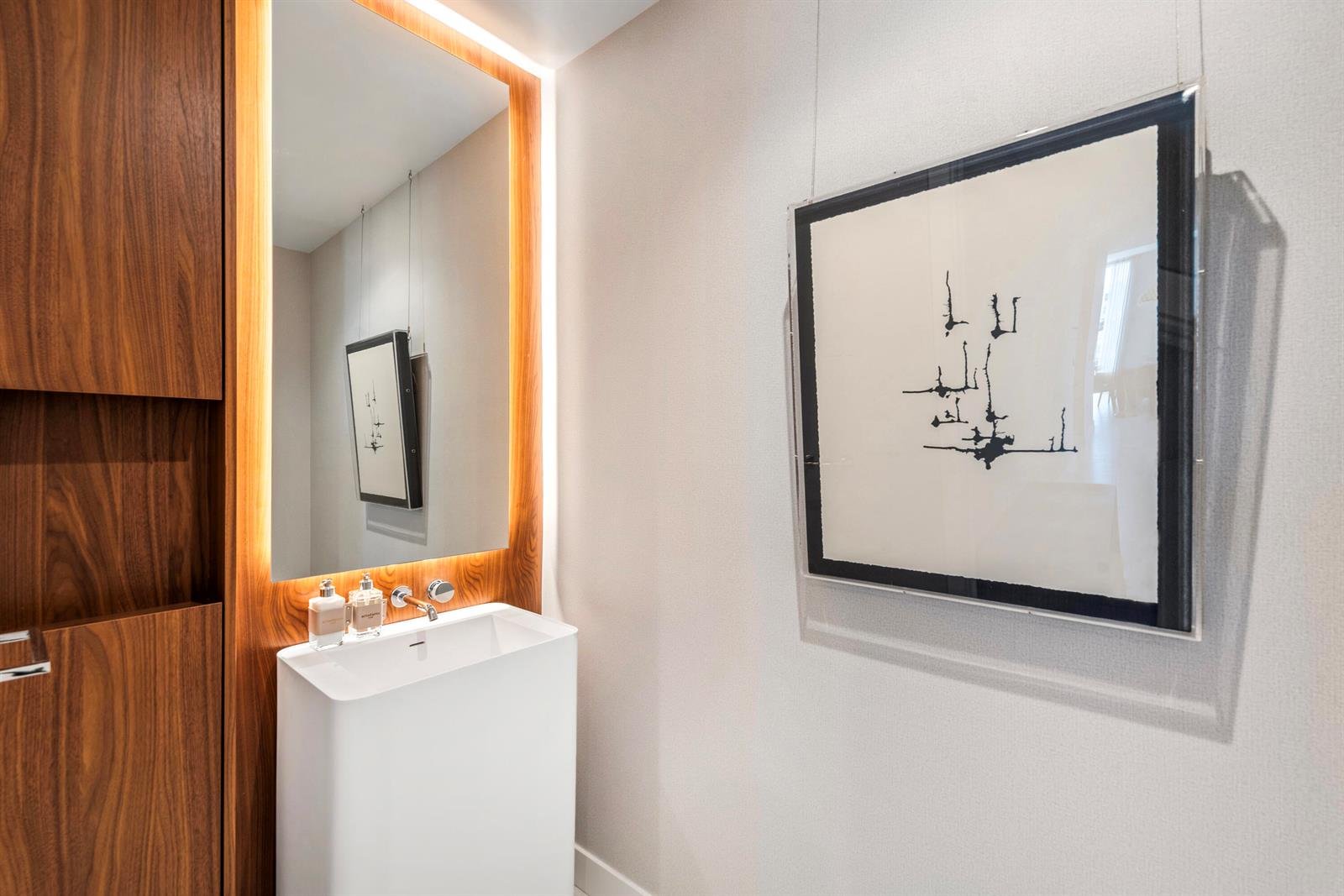220 MIZNER #323