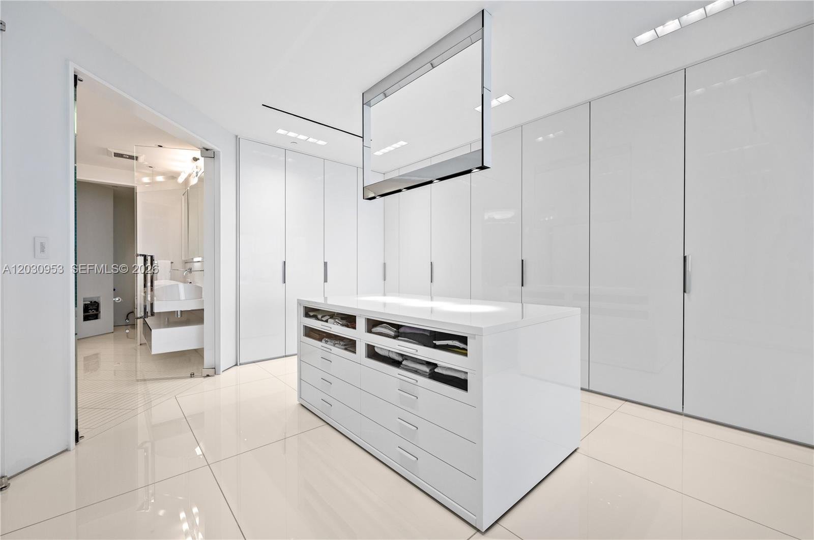 9703 COLLINS AVE #2000