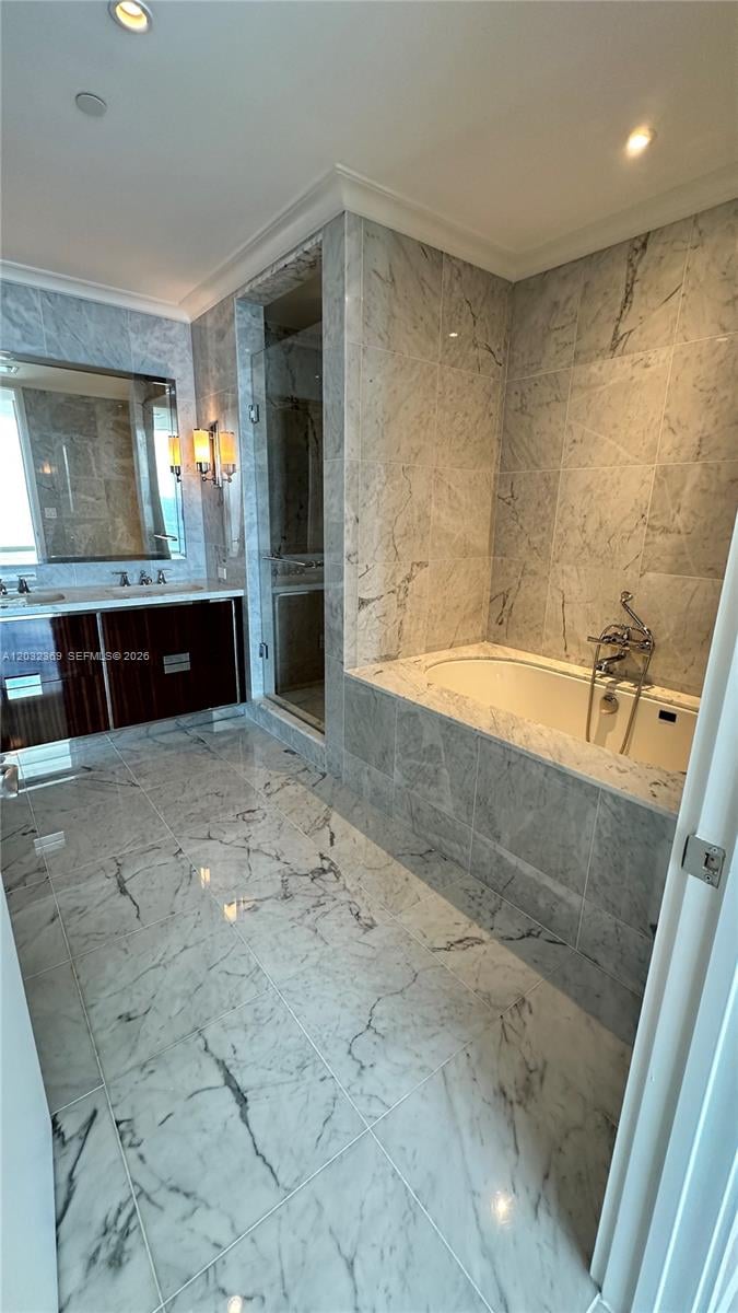 15701 COLLINS AVE #3804
