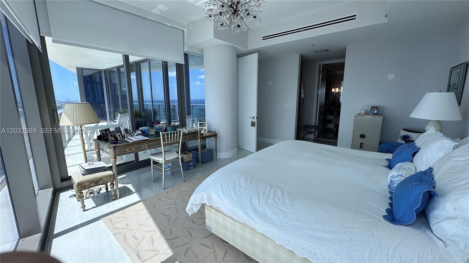 15701 COLLINS AVE #3804