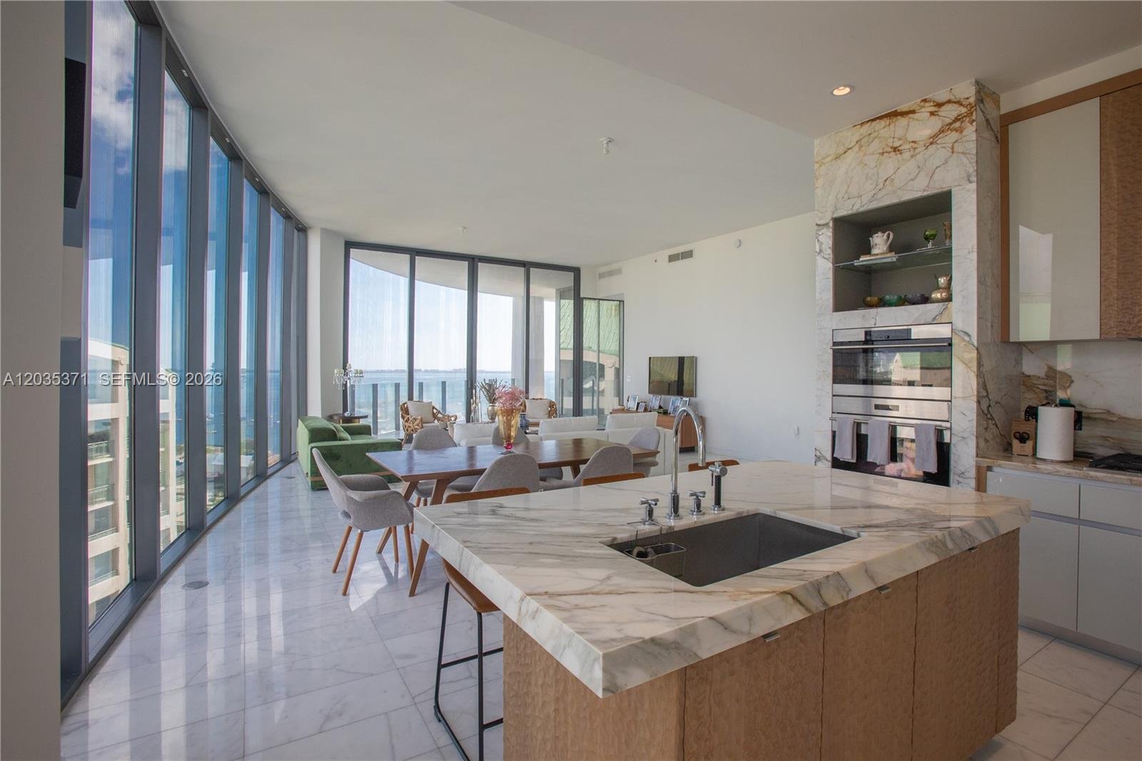 2821 BAYSHORE DR #20D