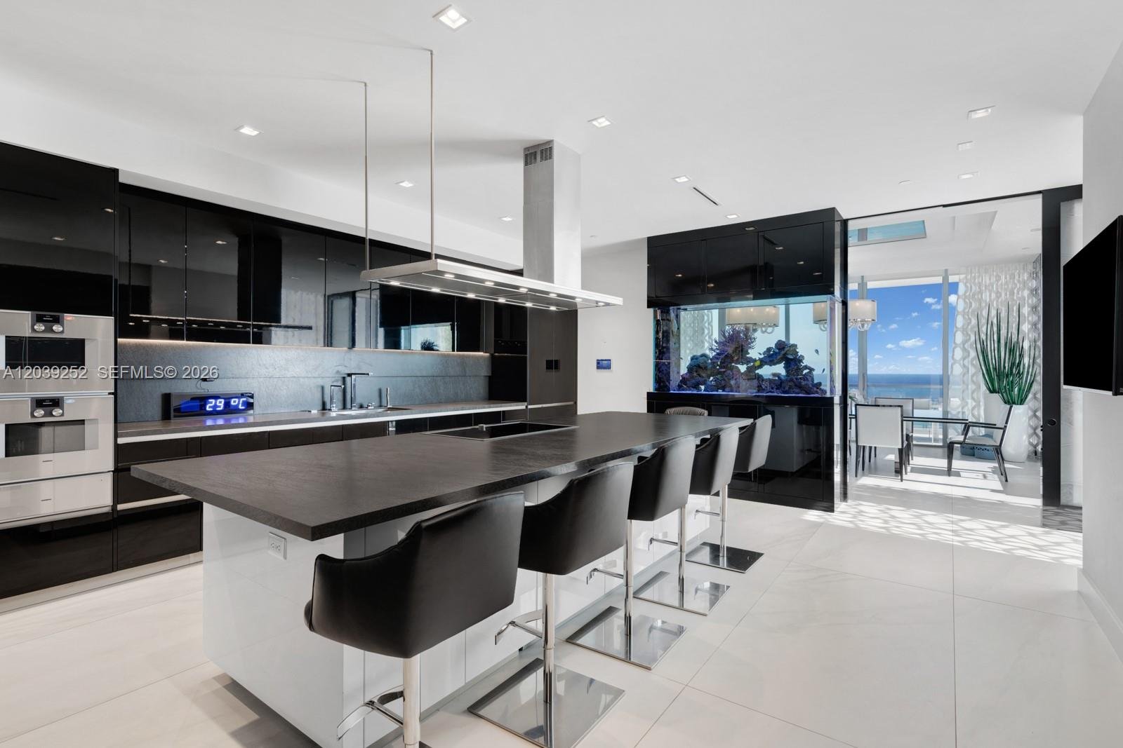 18501 COLLINS AVE #2304