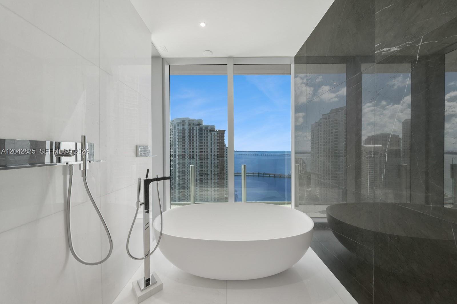 300 BISCAYNE BOULEVARD WAY #2701