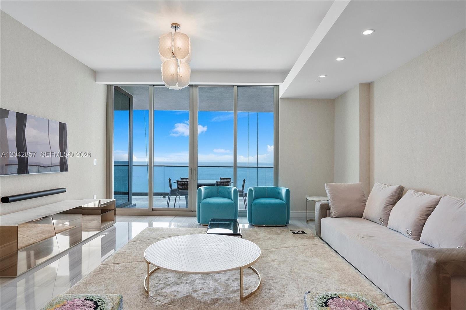 17901 COLLINS AVENUE #902