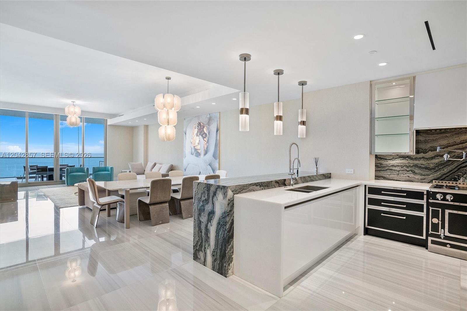 17901 COLLINS AVENUE #902