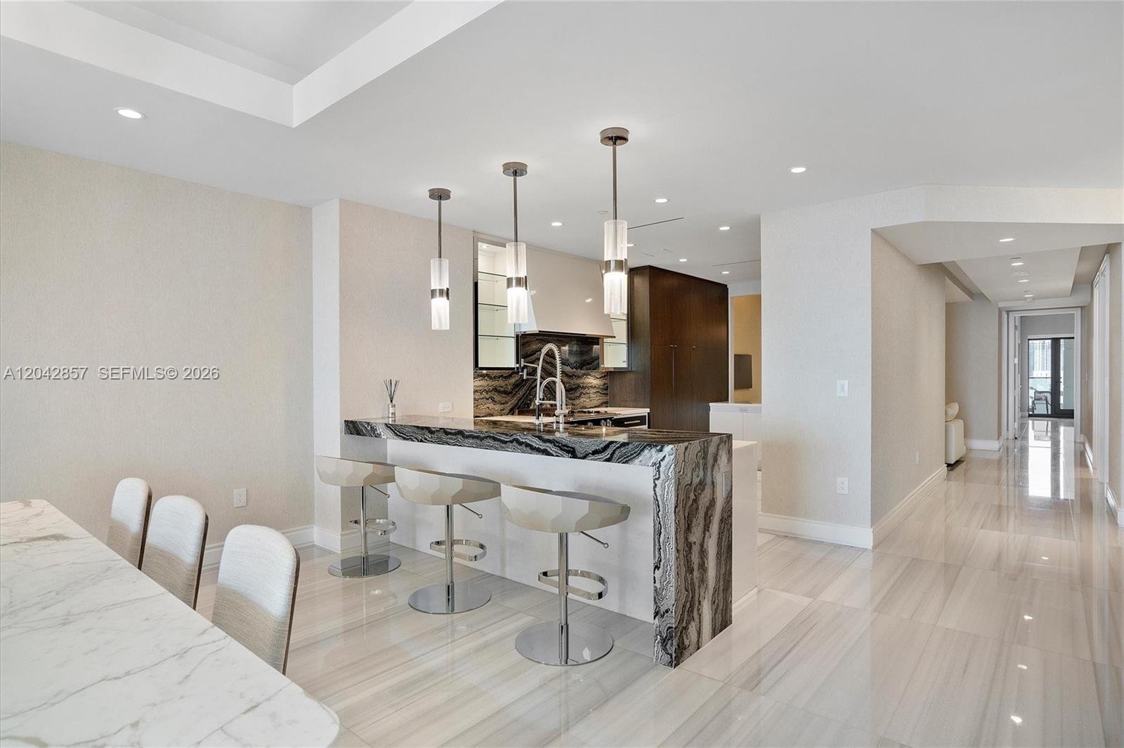 17901 COLLINS AVENUE #902