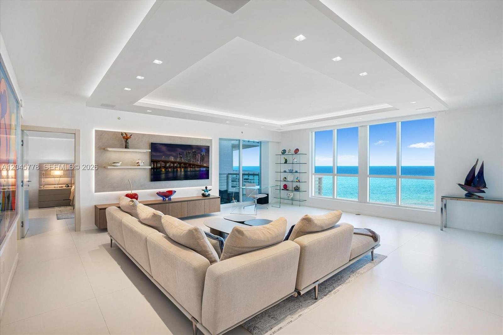 3801 COLLINS AVE #1503