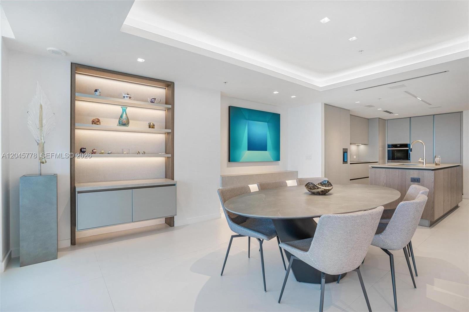 3801 COLLINS AVE #1503