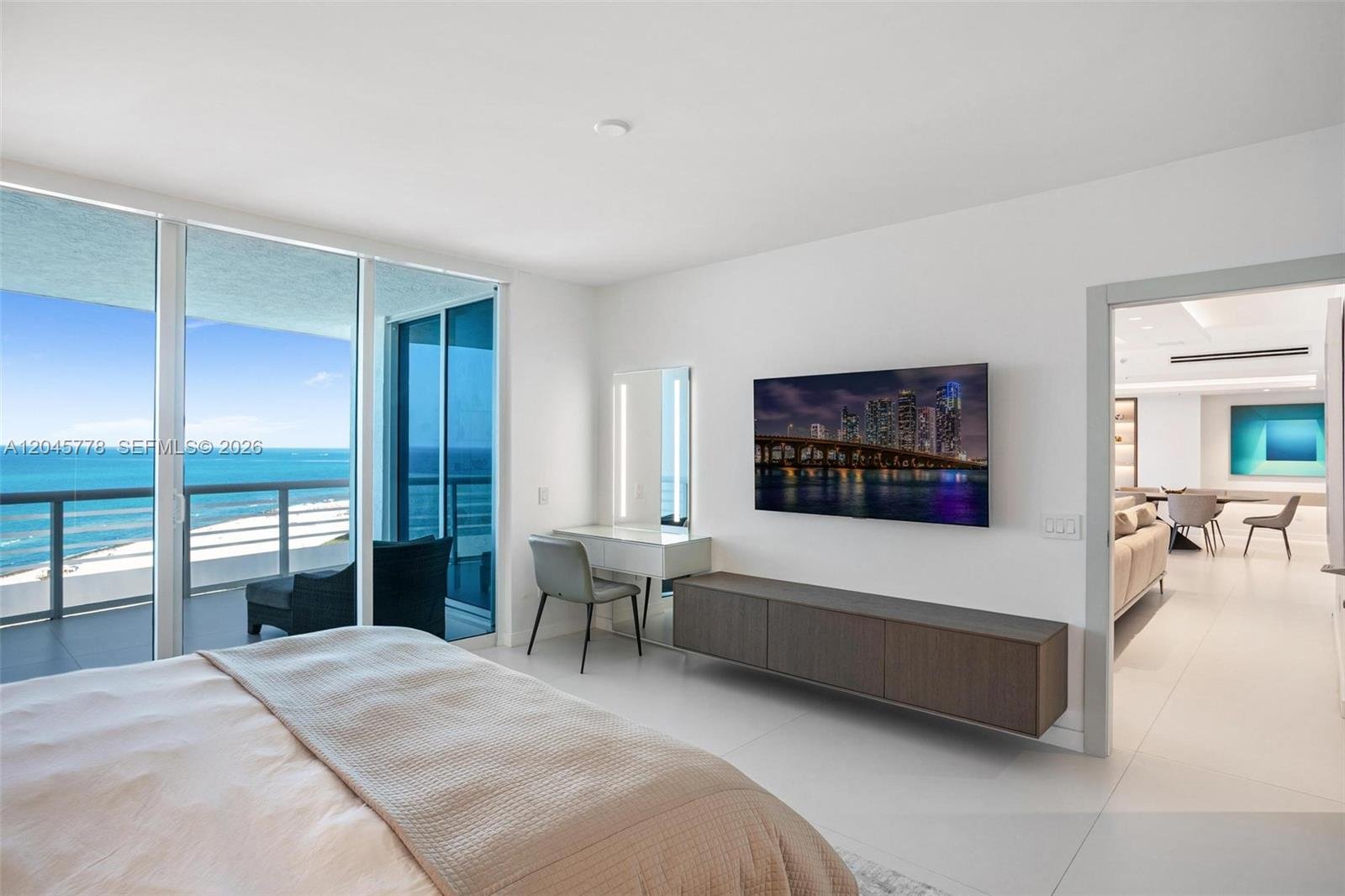 3801 COLLINS AVE #1503