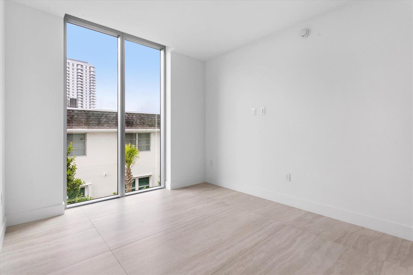4714 FLAGLER #102