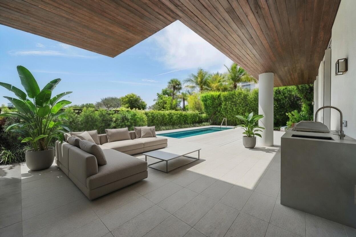 210 MIZNER #101