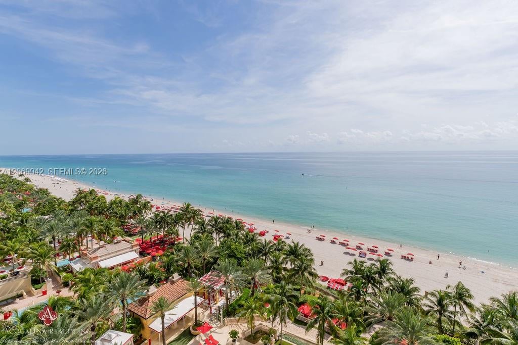 17749 COLLINS AVE #802