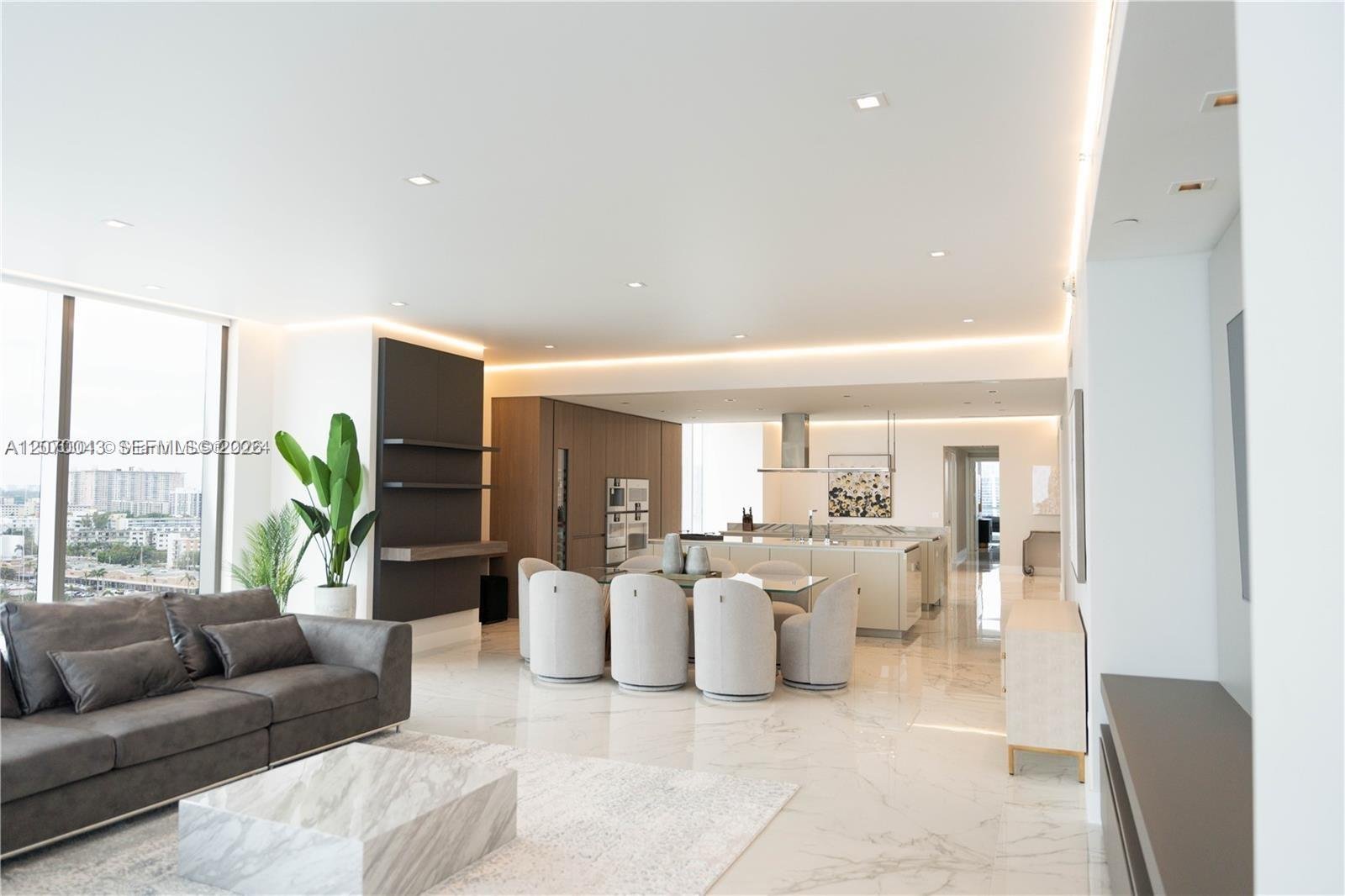 18501 COLLINS AVE #1104