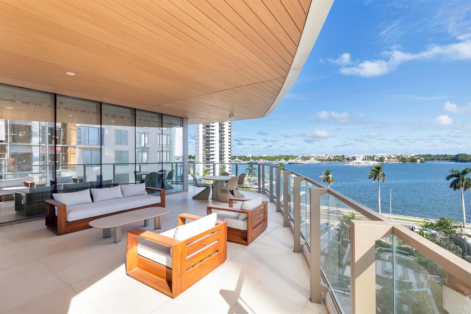1333 FLAGLER #402