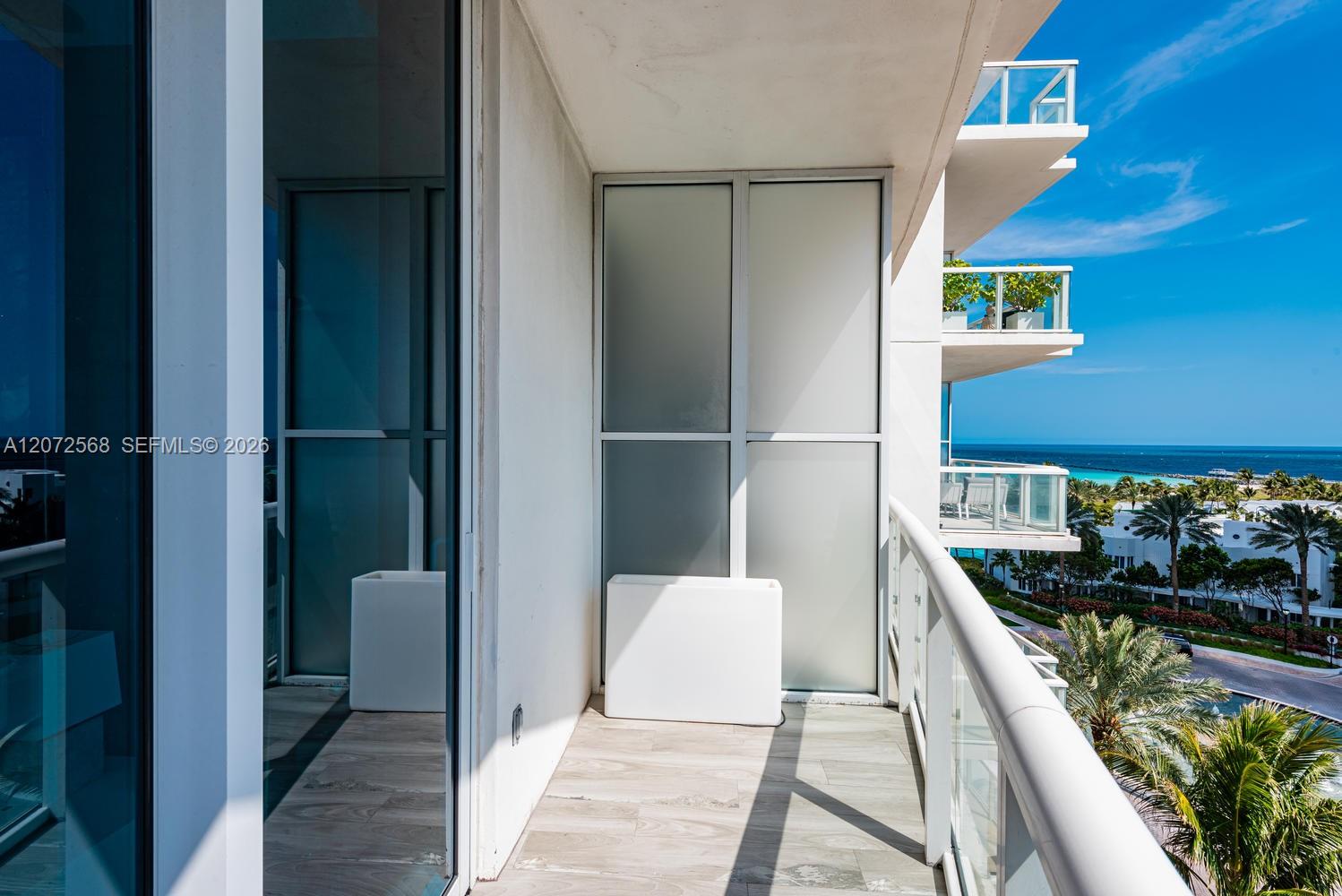 50 POINTE DR #905