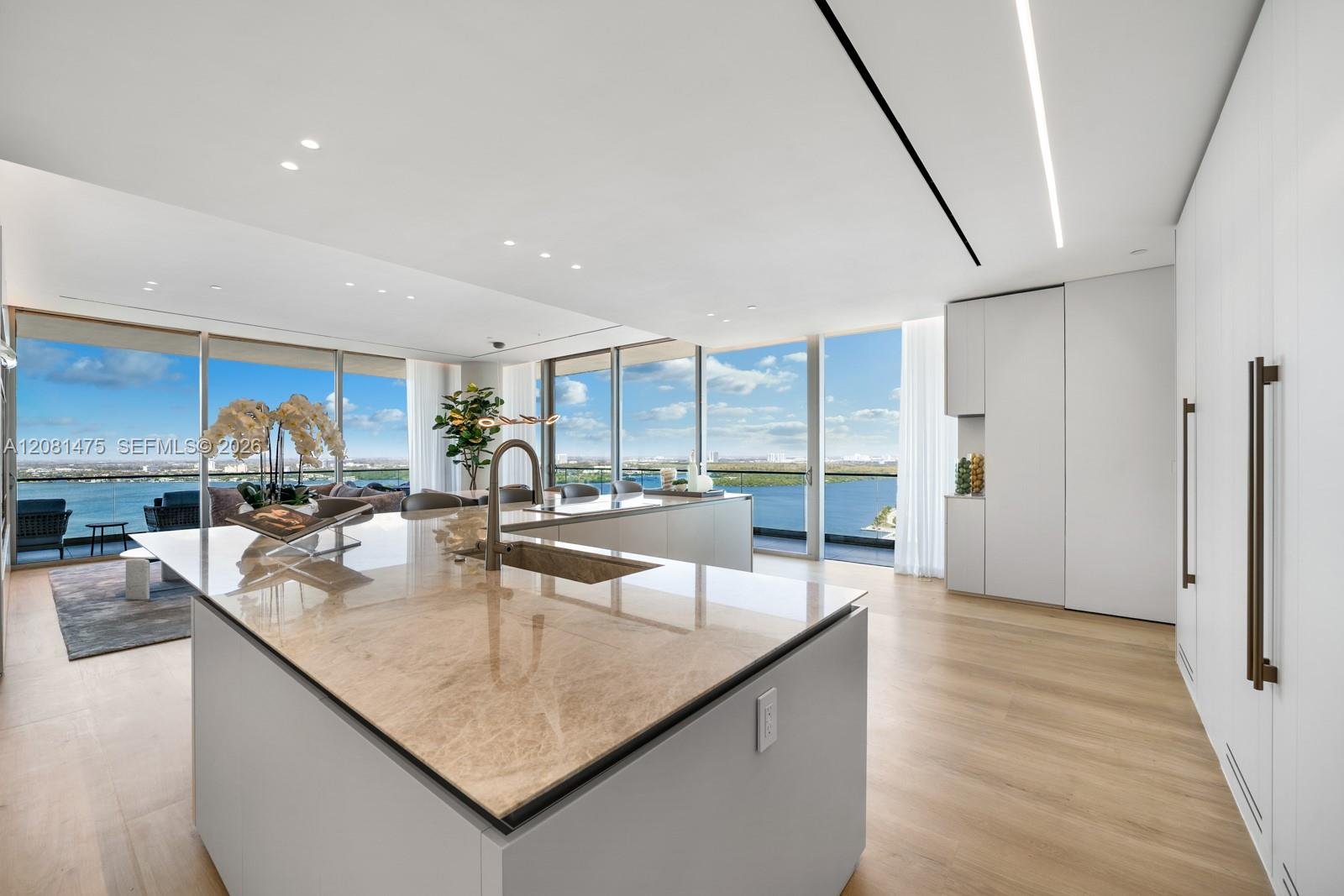 10203 COLLINS AVE #LPH 2701