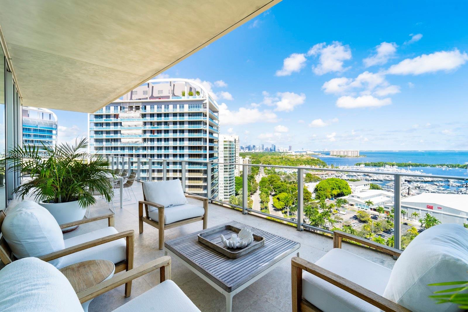 2675 BAYSHORE DR #1601S