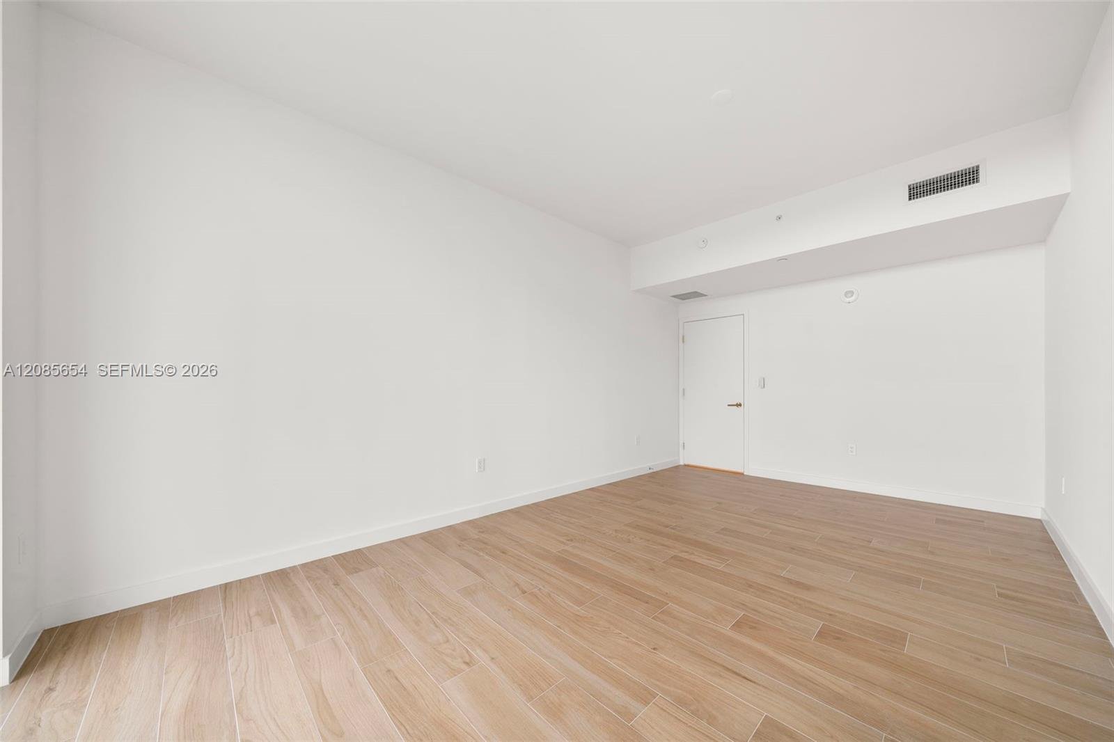2678 TIGERTAIL AVE #1101
