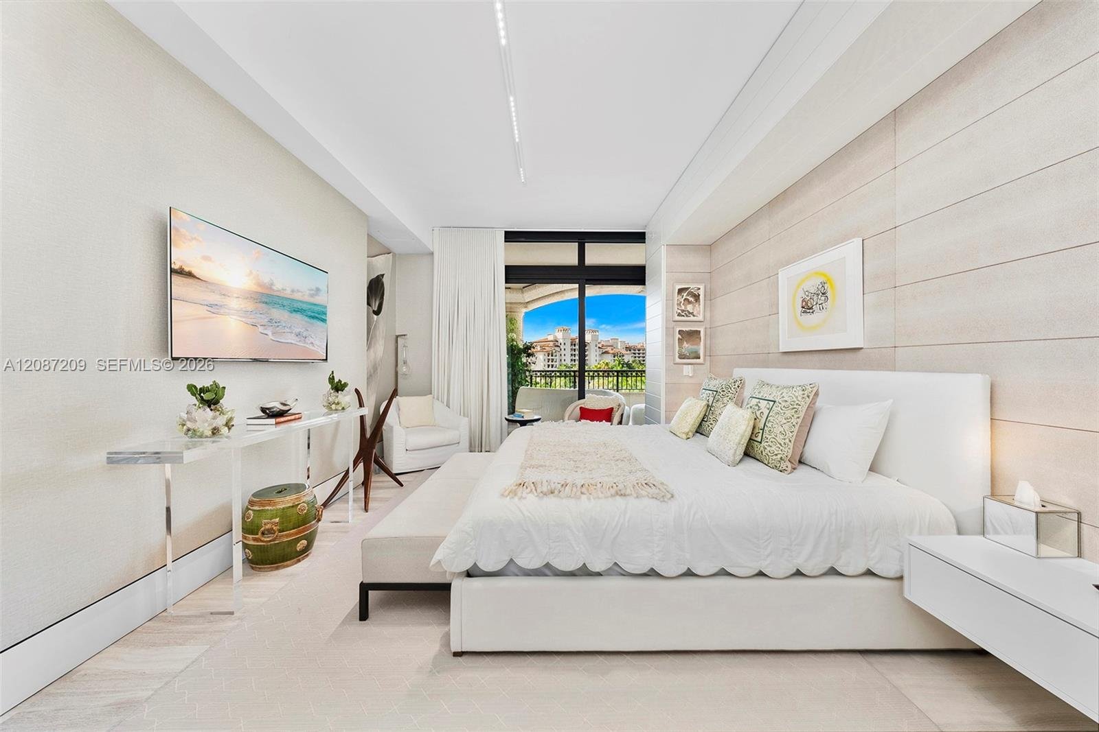 7052 FISHER ISLAND DR #7052