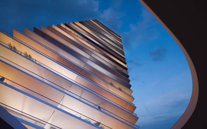 How 2000 Ocean Hallandale Beach fits the conversation around lock-and-leave ownership in Hallandale Beach