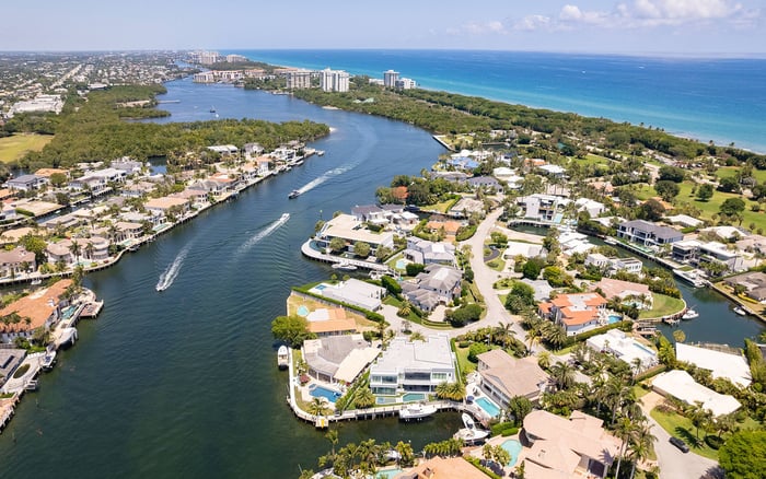 What Cash Buyers in Boca Raton Still Need to Know About Marina Access, Dockage, and Bridge Clearance