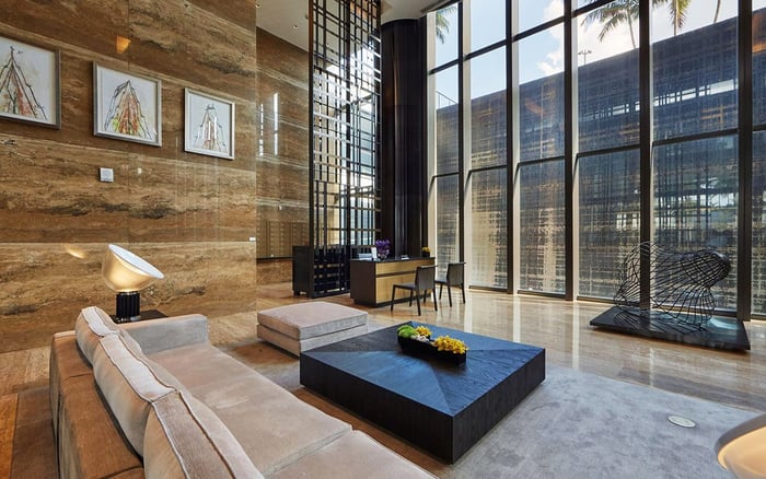 Waterfront Privacy at Apogee South Beach: What Buyers Should Know About Sightlines, Elevators, and Amenity Flow