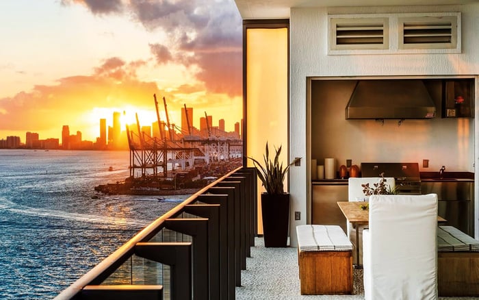 Best South Beach Residences for Families Needing Guest Flexibility and Staff Access