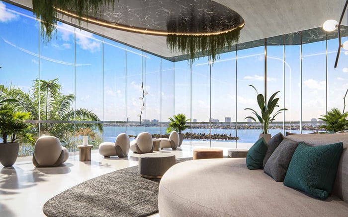 Why Walkability, Clubs, and Private Dining Access Can Matter More Than Finishes for Serious Edgewater Buyers