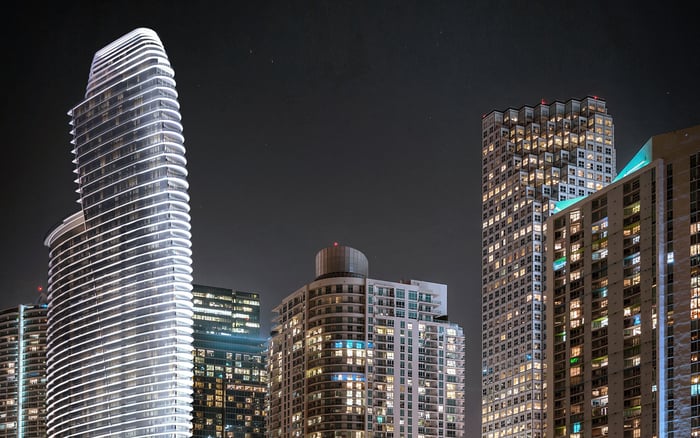 How buyers should evaluate privacy from neighboring towers before purchasing in Downtown Miami