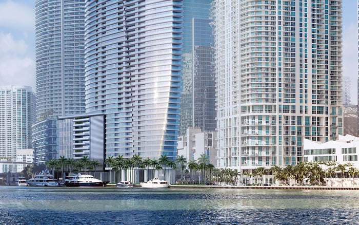 Best Waterfront Residences in Downtown Miami for Buyers Seeking Boat-Show Convenience, Crew Logistics, and Marina Proximity