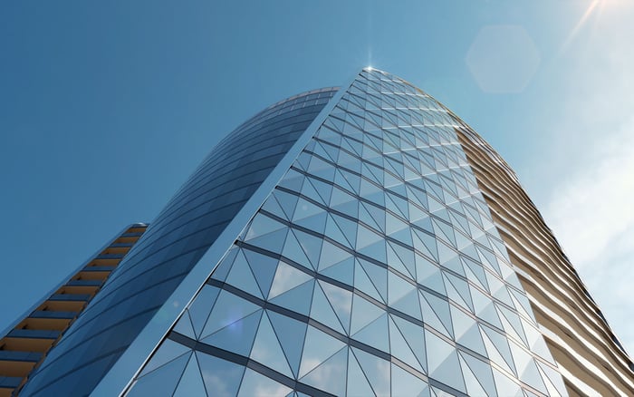Downtown Miami or Brickell: how to choose around resale liquidity in a specialized building