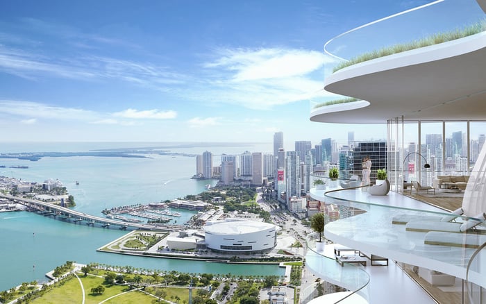 The insurance questions wealthy buyers should settle before choosing oceanfront over bayfront