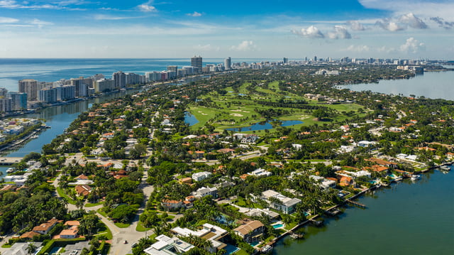 How Foreign Buyers Can Finance Luxury Properties in Florida