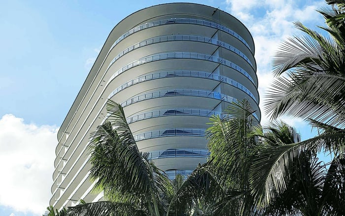 Eighty Seven Park Surfside vs. The Perigon Miami Beach: Park-side serenity versus direct ocean emphasis