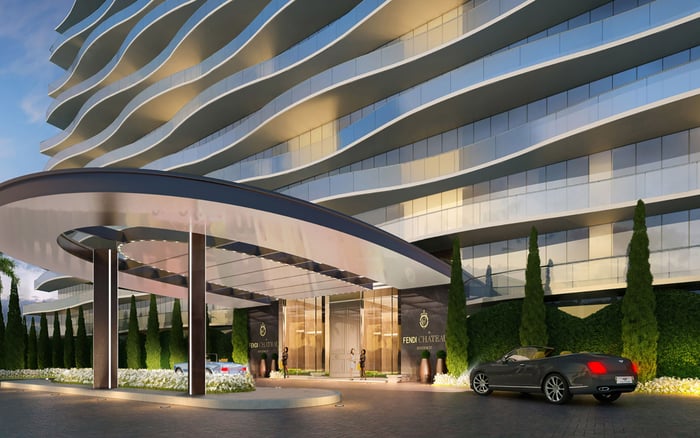 Reading the Fine Print in Surfside: Staff Access, Package Handling, and Maintenance Scheduling for Luxury Buyers Who Plan to Own Carefully