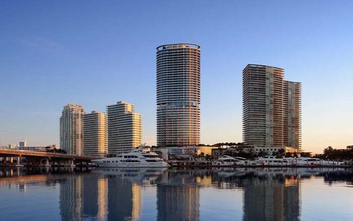 Why California entrepreneurs should understand boat-lift rules before signing in South Florida