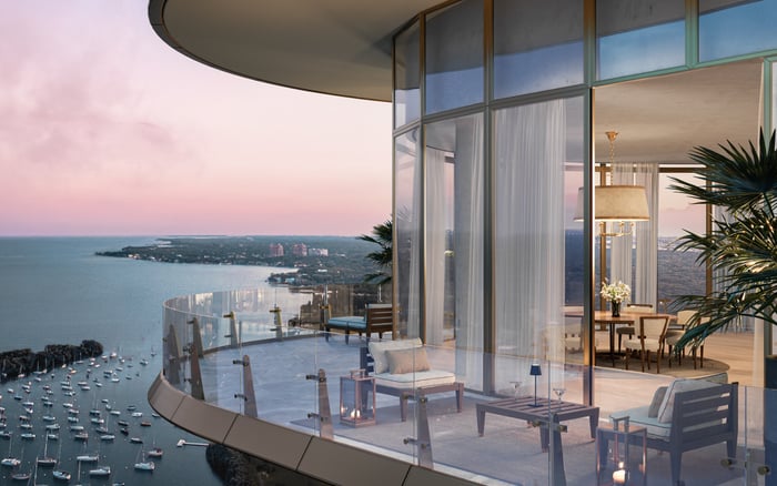 Four Seasons vs Ziggurat Coconut Grove: Views, Light, and the Luxury of Exposure